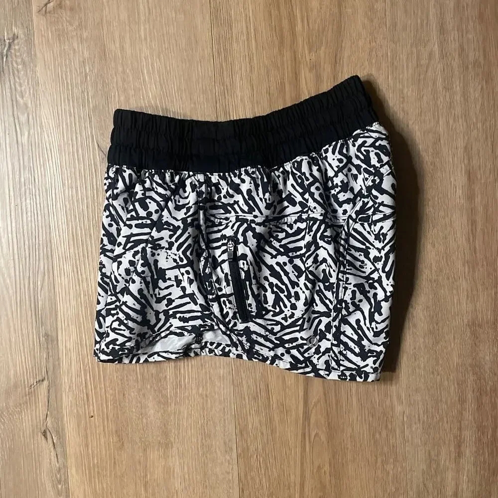 Lululemon Tracker Short III *4-way Stretch